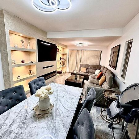 Deluxe Spacious King Size Room Hornchurch Exteriör bild
